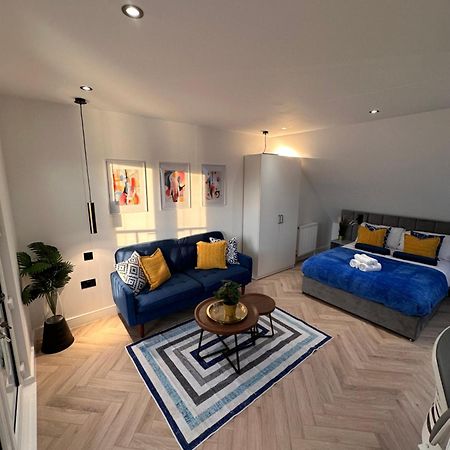 R5 - Luxury Private Ensuite Self-Contained Room - Newly Renovated هالزوين المظهر الخارجي الصورة