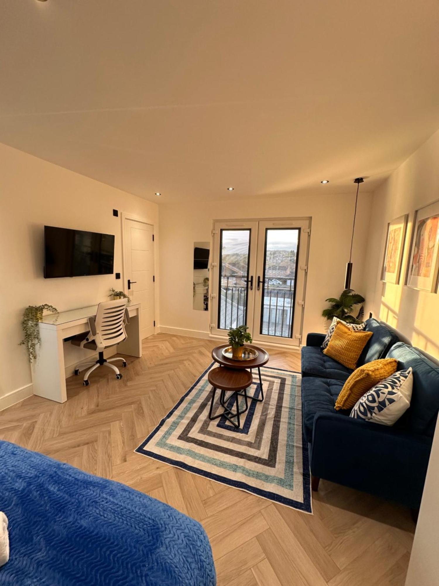 R5 - Luxury Private Ensuite Self-Contained Room - Newly Renovated هالزوين المظهر الخارجي الصورة