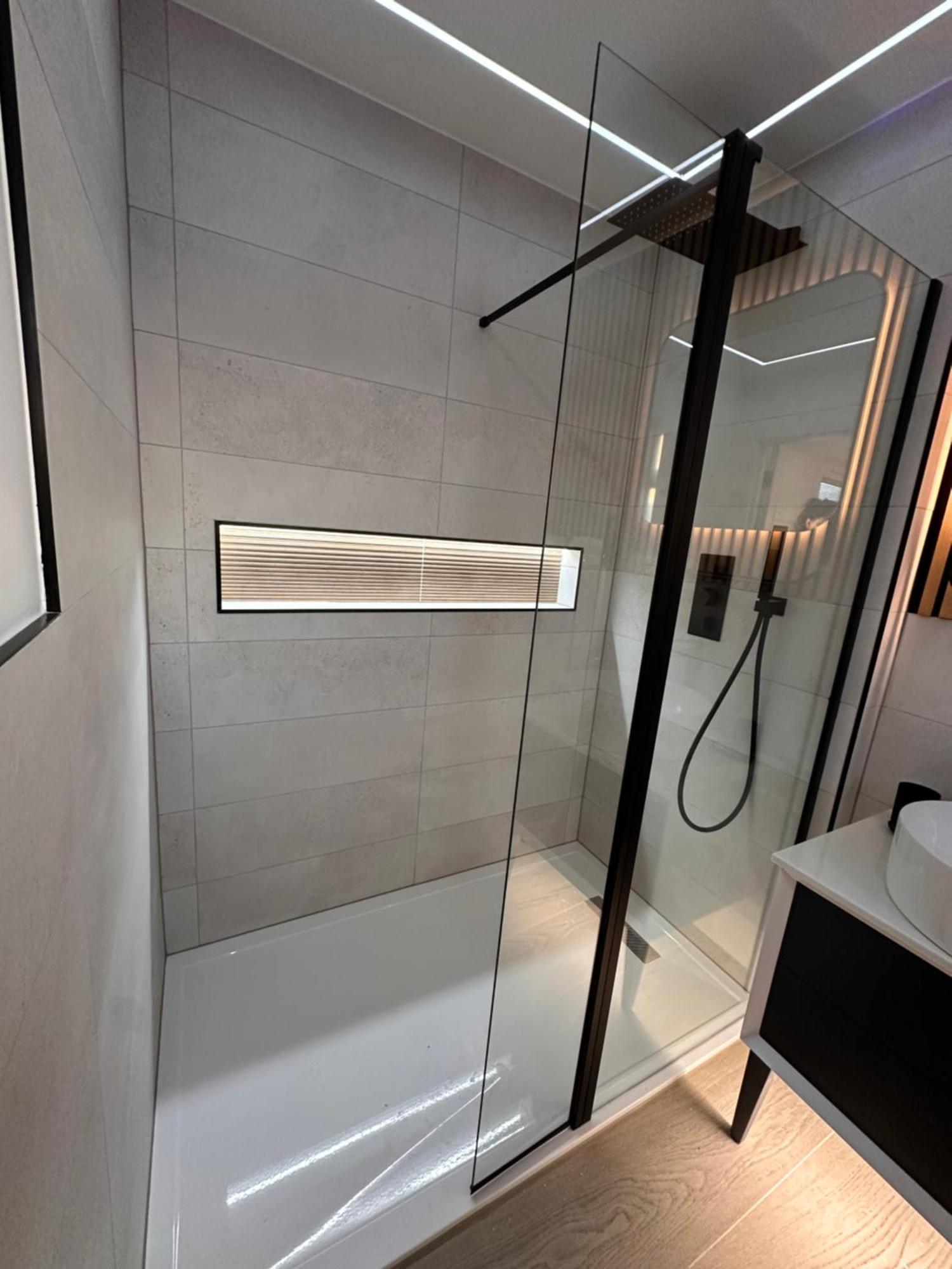 R5 - Luxury Private Ensuite Self-Contained Room - Newly Renovated هالزوين المظهر الخارجي الصورة