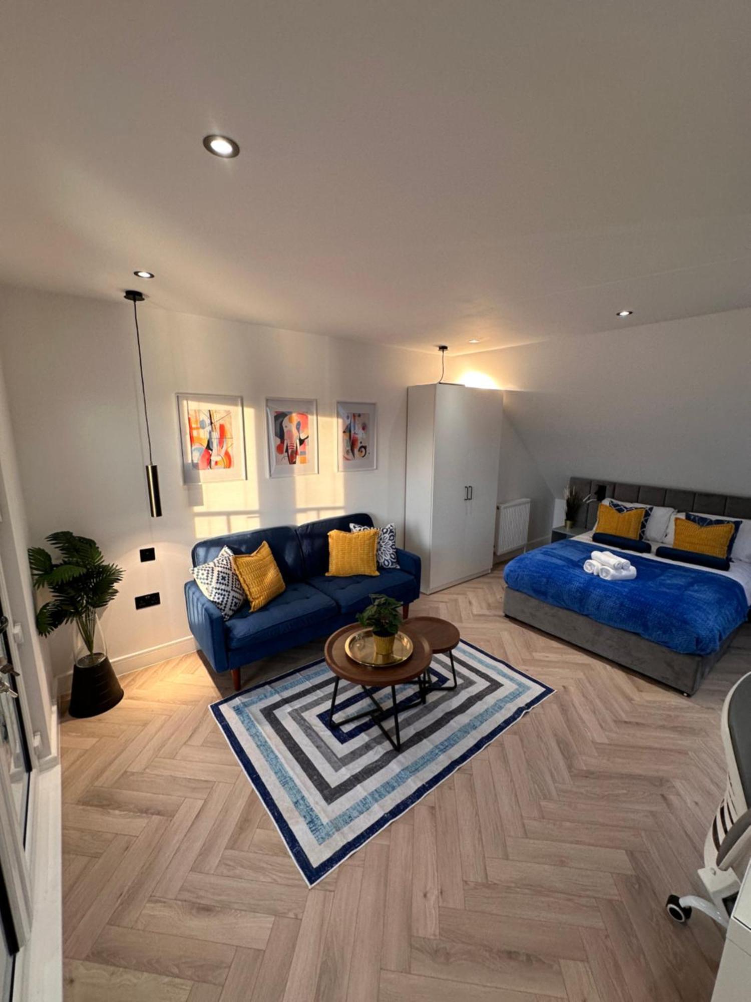 R5 - Luxury Private Ensuite Self-Contained Room - Newly Renovated هالزوين المظهر الخارجي الصورة