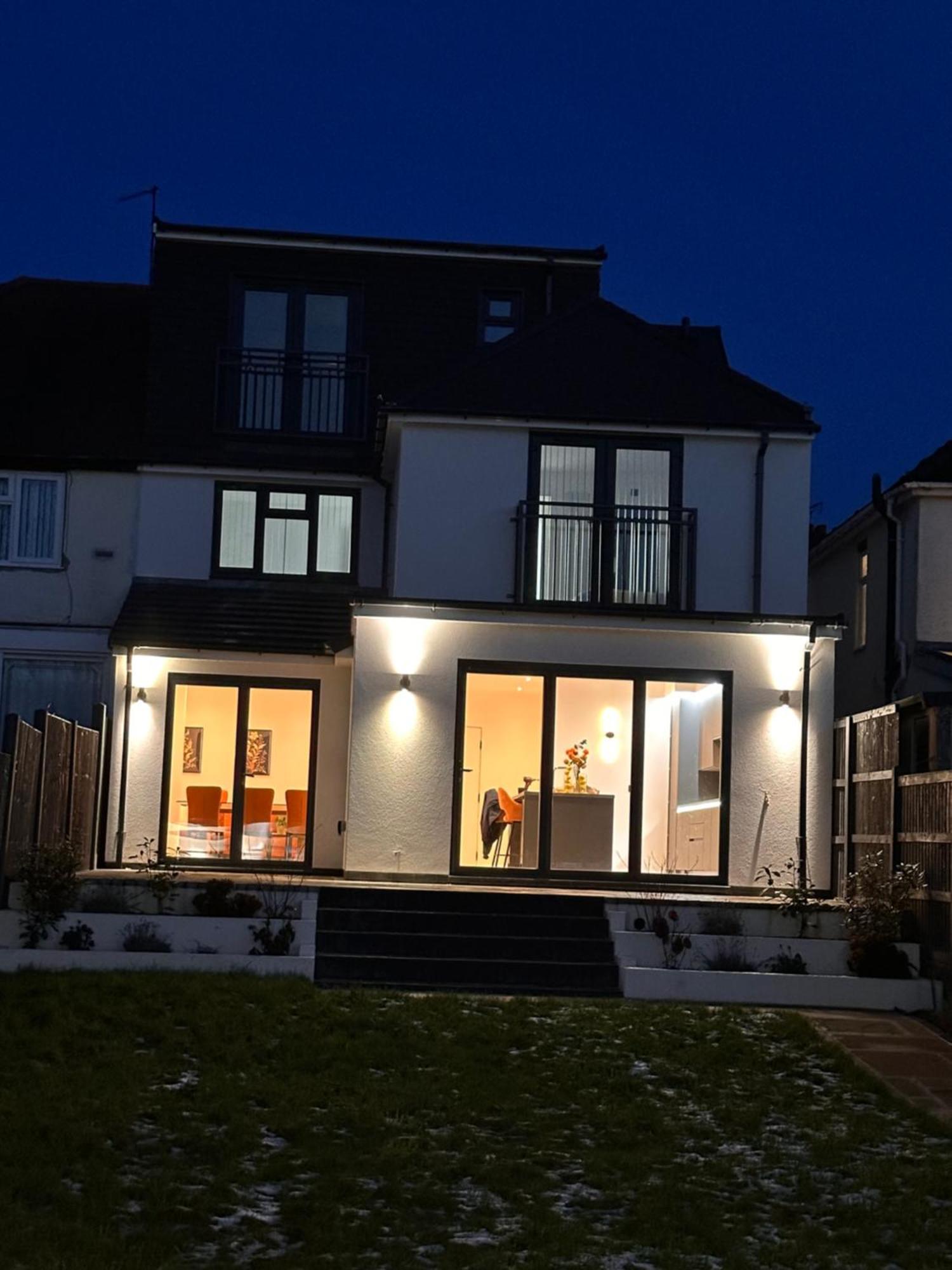 R5 - Luxury Private Ensuite Self-Contained Room - Newly Renovated هالزوين المظهر الخارجي الصورة
