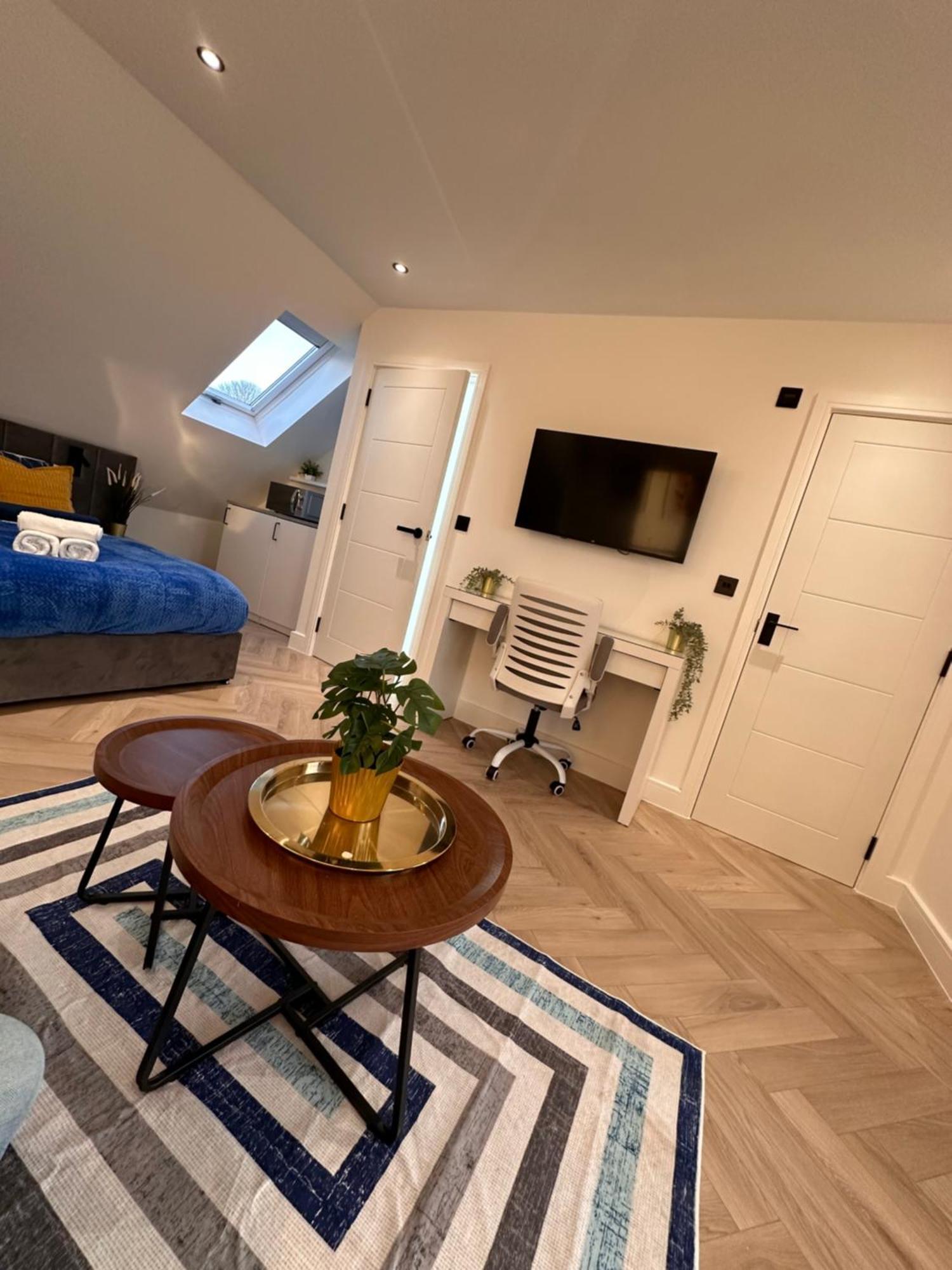 R5 - Luxury Private Ensuite Self-Contained Room - Newly Renovated هالزوين المظهر الخارجي الصورة