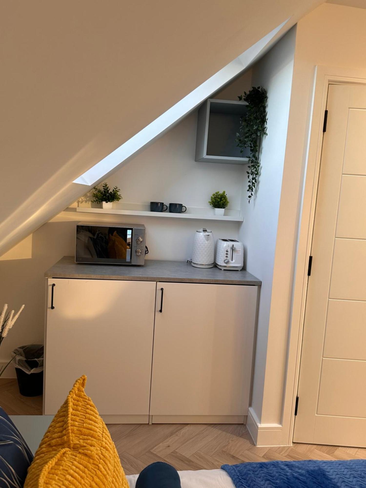 R5 - Luxury Private Ensuite Self-Contained Room - Newly Renovated هالزوين المظهر الخارجي الصورة