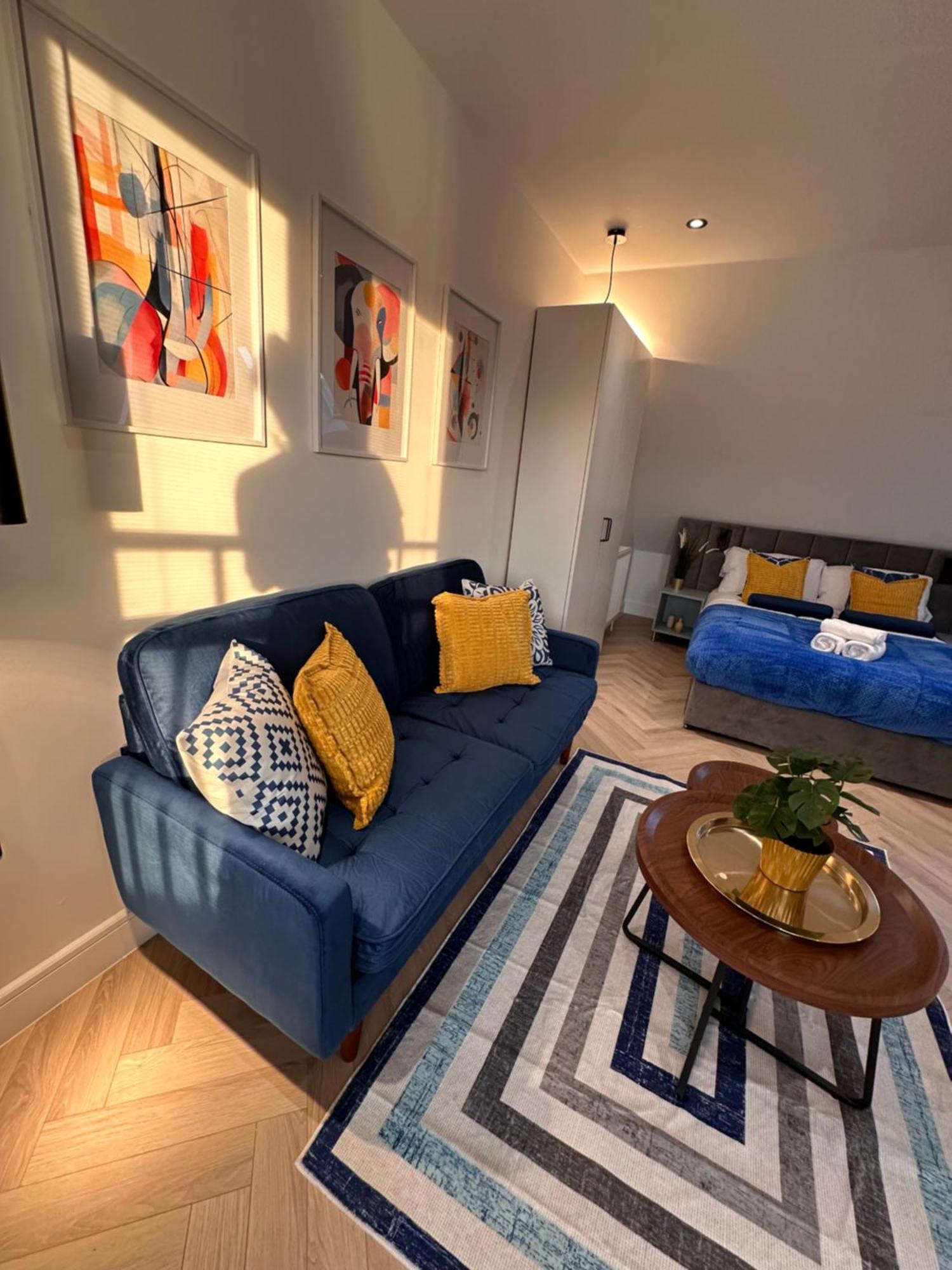R5 - Luxury Private Ensuite Self-Contained Room - Newly Renovated هالزوين المظهر الخارجي الصورة
